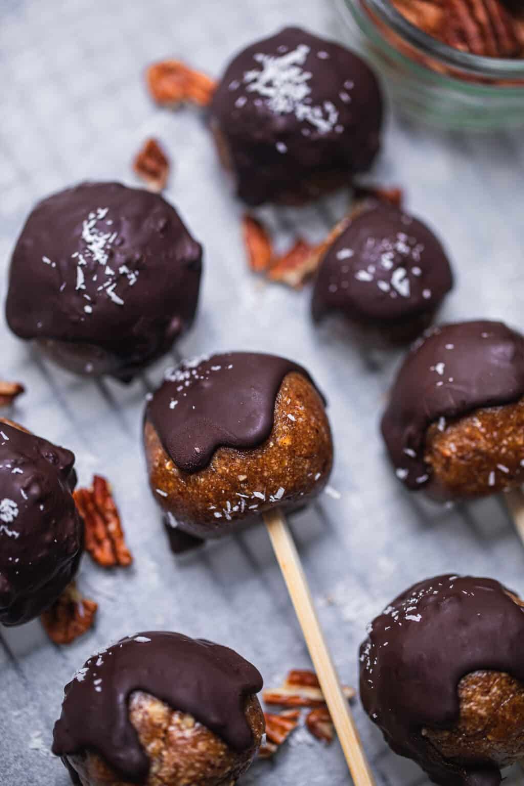 Russian Chocolate Cake Balls - Momsdish