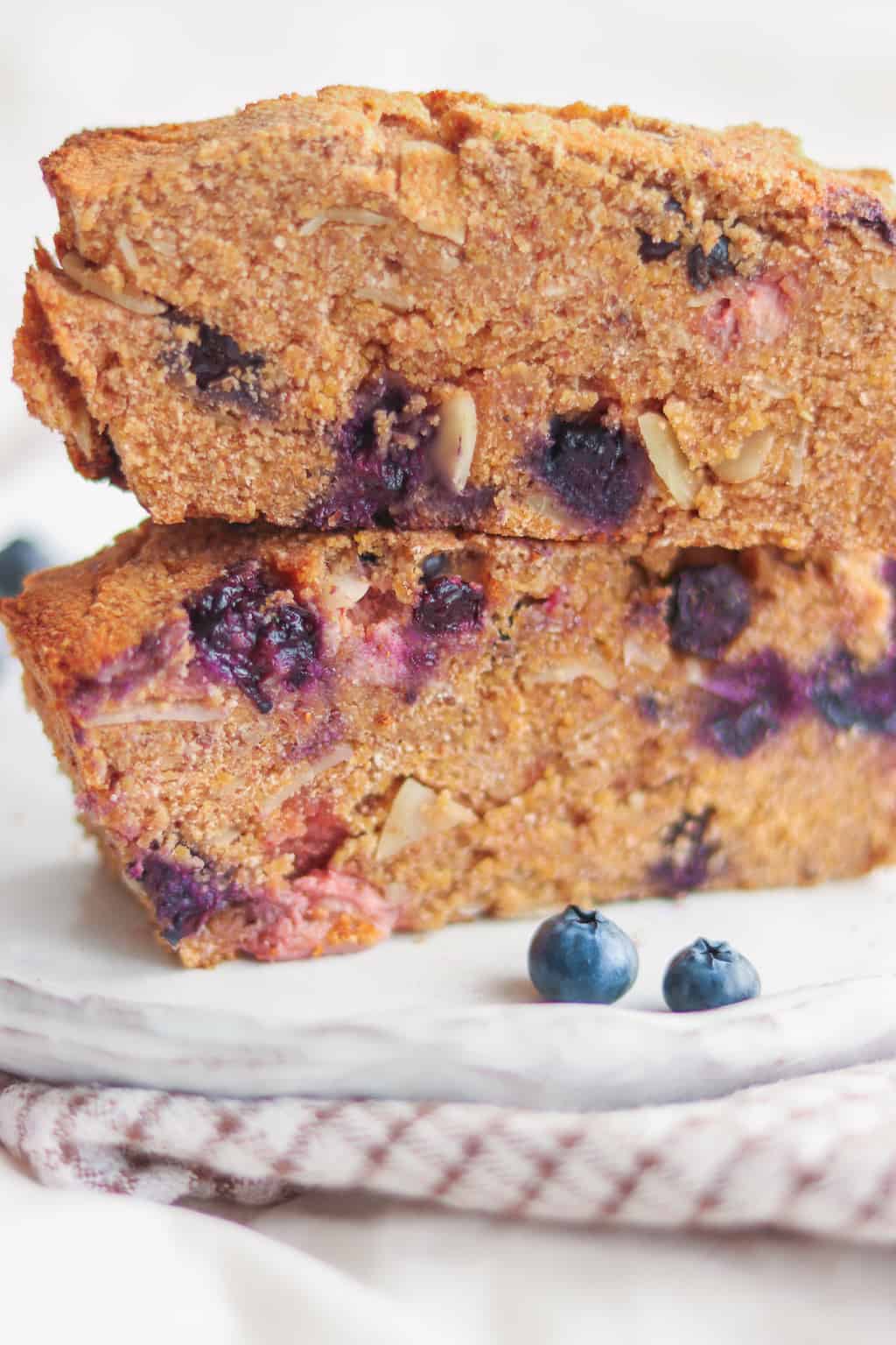polenta cake with berries and almonds
