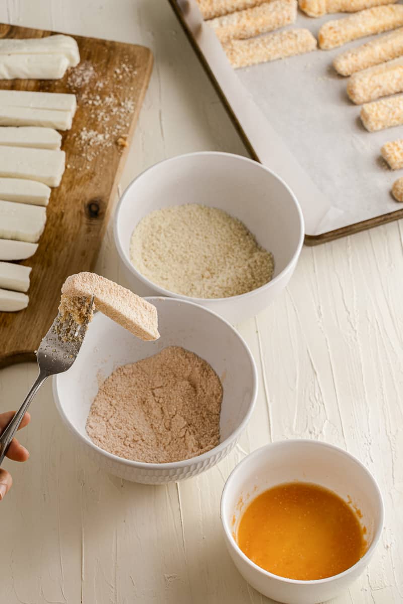 process of breading fried halloumi