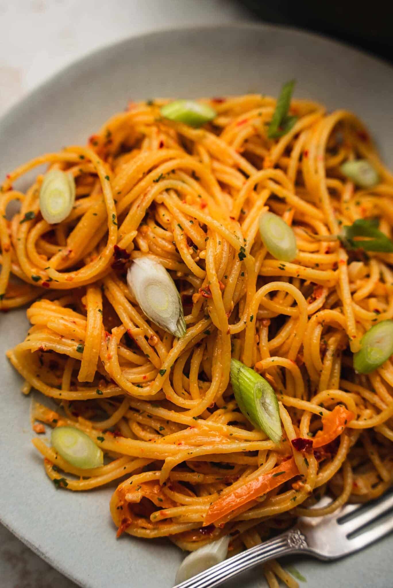 Vegan Garlic Butter Pasta - Oh My Veggies