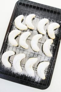 italian crescent cookies