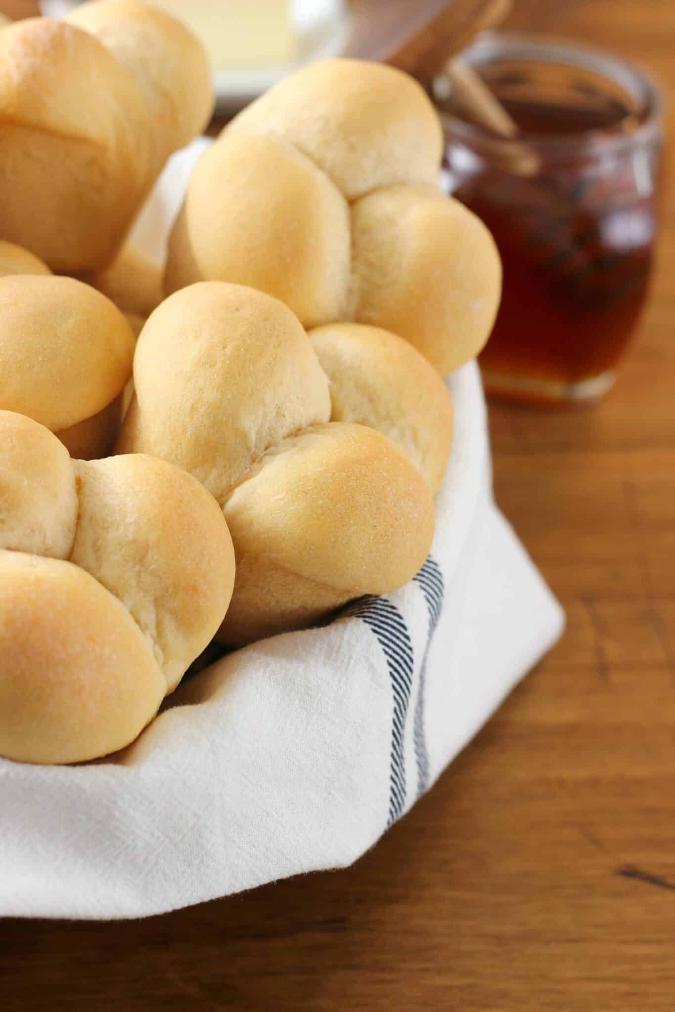 15 Creative Homemade Dinner Roll Recipes To Try Tonight