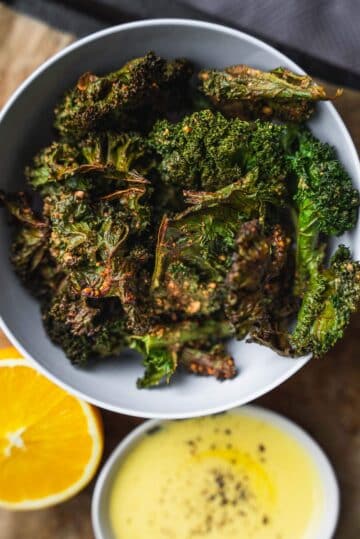 Baked Kale Chips Recipe - Oh My Veggies