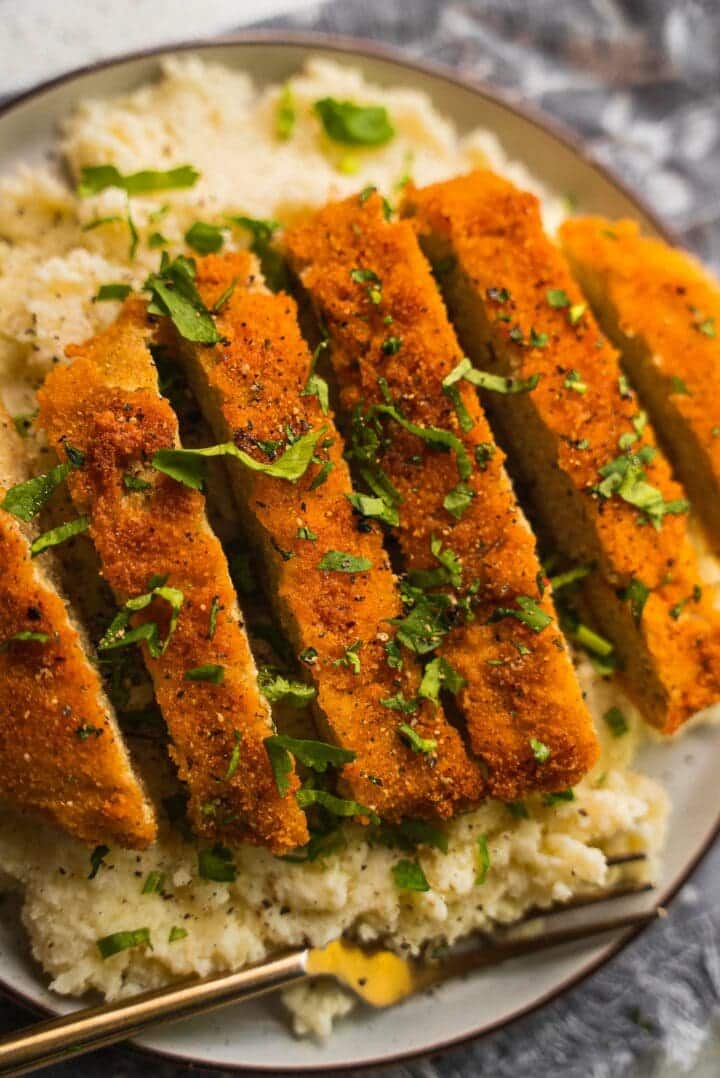 Breaded vegan chicken with mashed potatoes