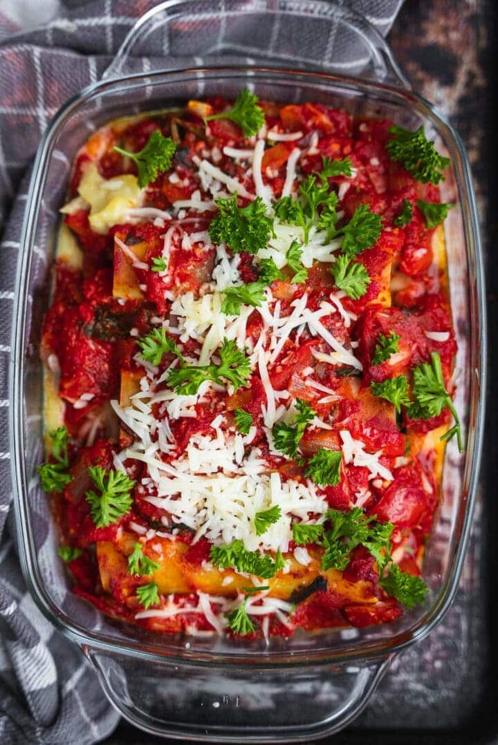 Tomato sauce cannelloni in a baking dish