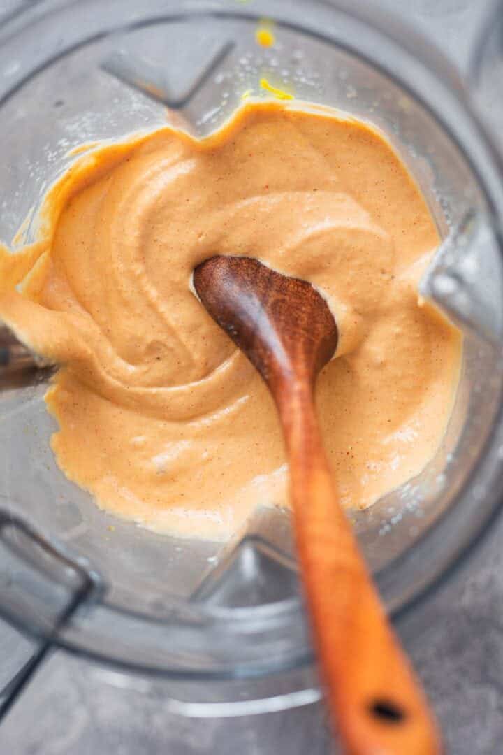 Cheesy vegan sauce in a blender
