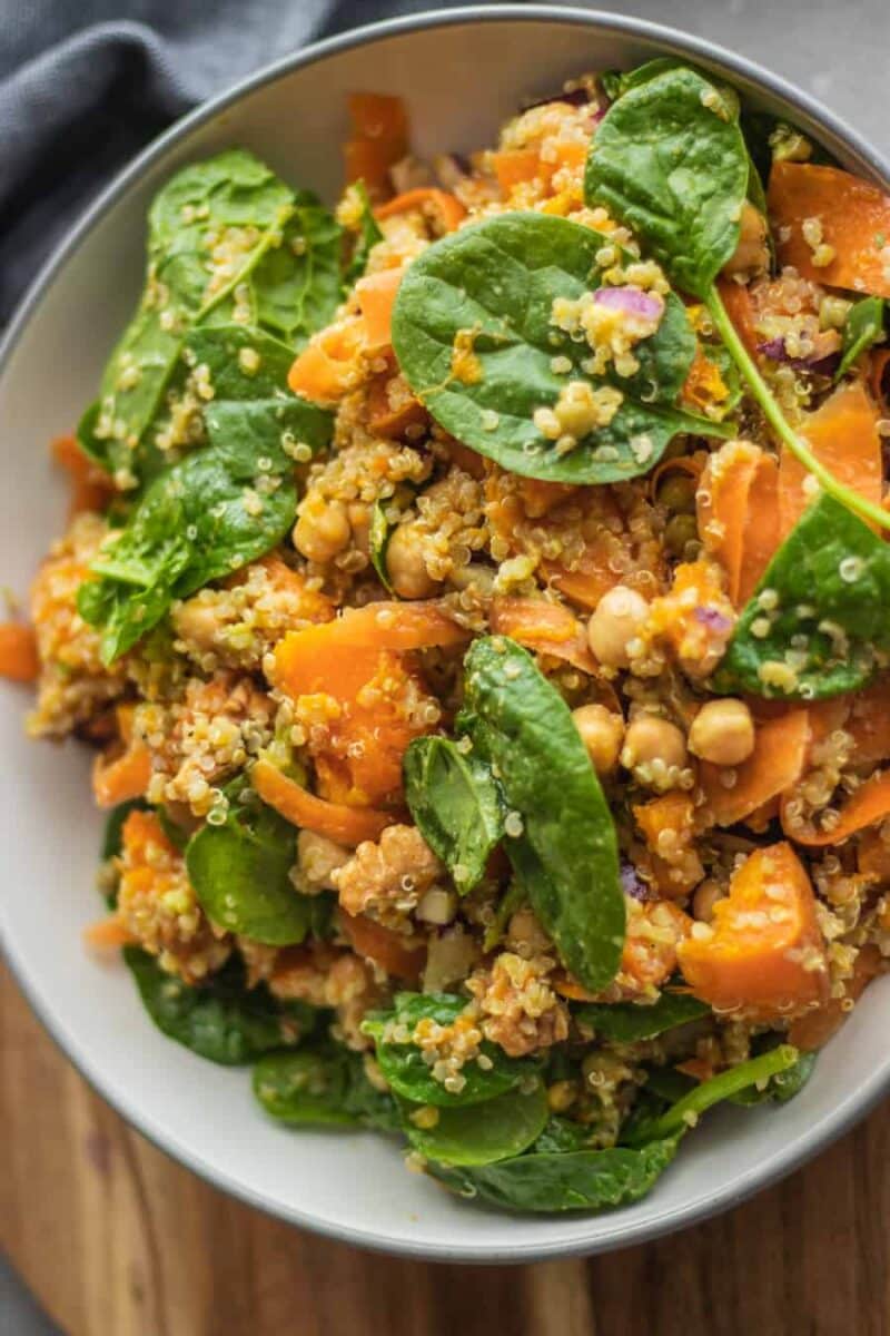 Chickpea quinoa salad with pumpkin, spinach and walnuts