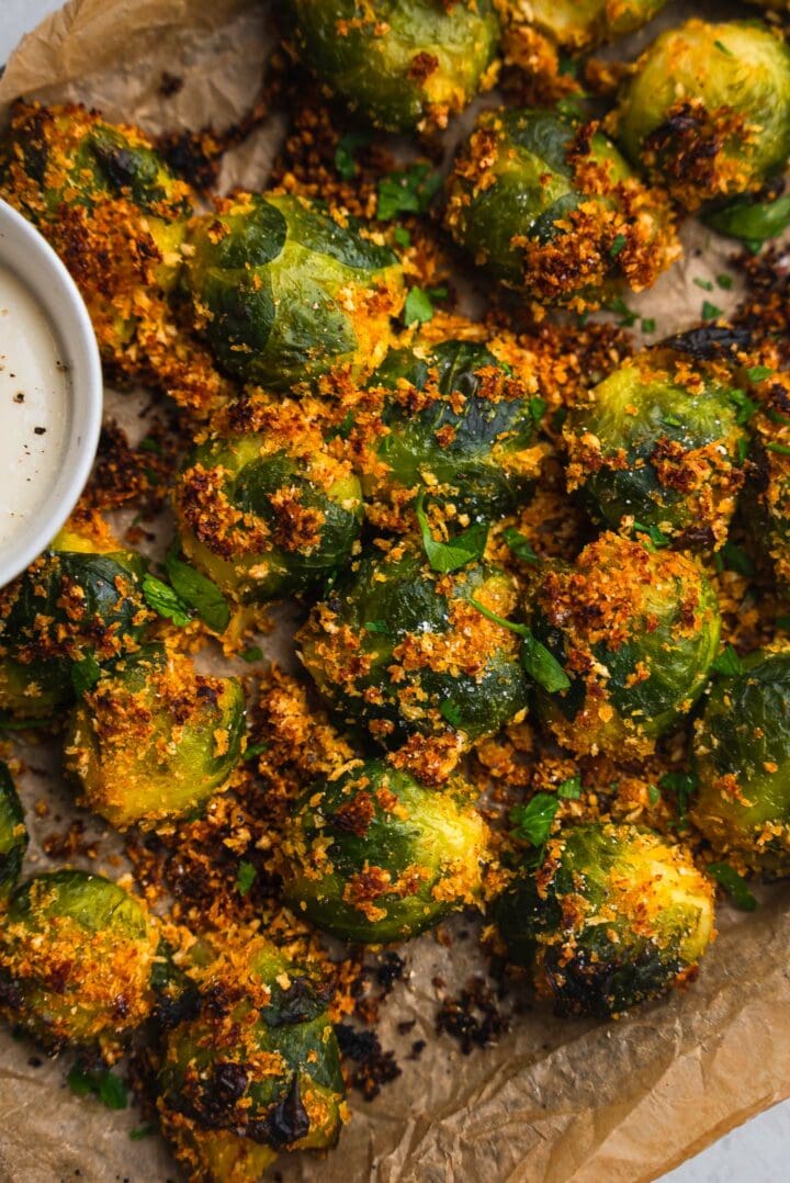 Crispy Brussels sprouts with breadcrumbs