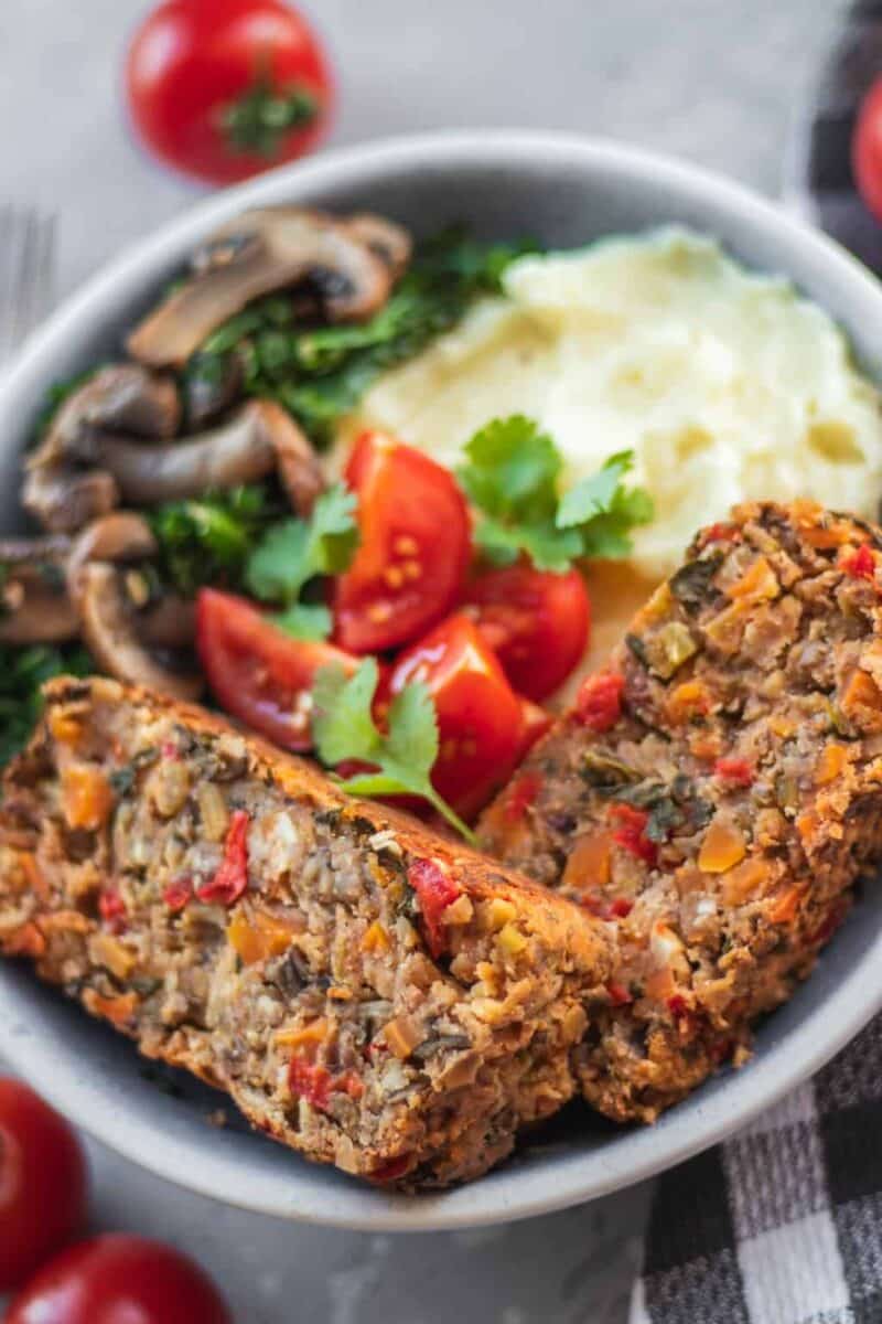 Healthy and easy vegan lentil loaf for Christmas and Thanksgiving