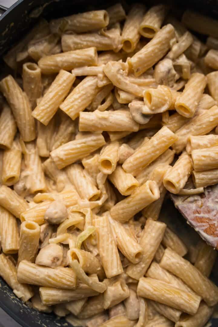 Hummus pasta in a frying pan