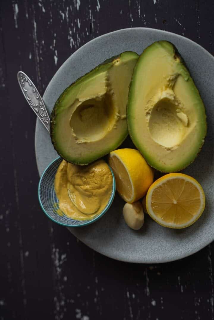 Ingredients for avocado sauce
