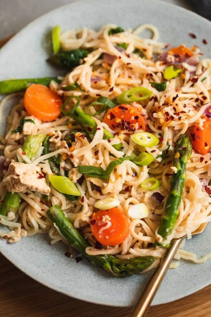 Plate of noodles with vegetables