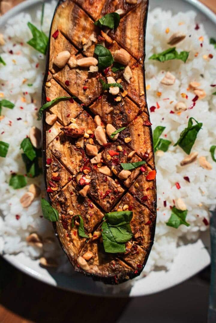 Roasted aubergine with garlic and rice