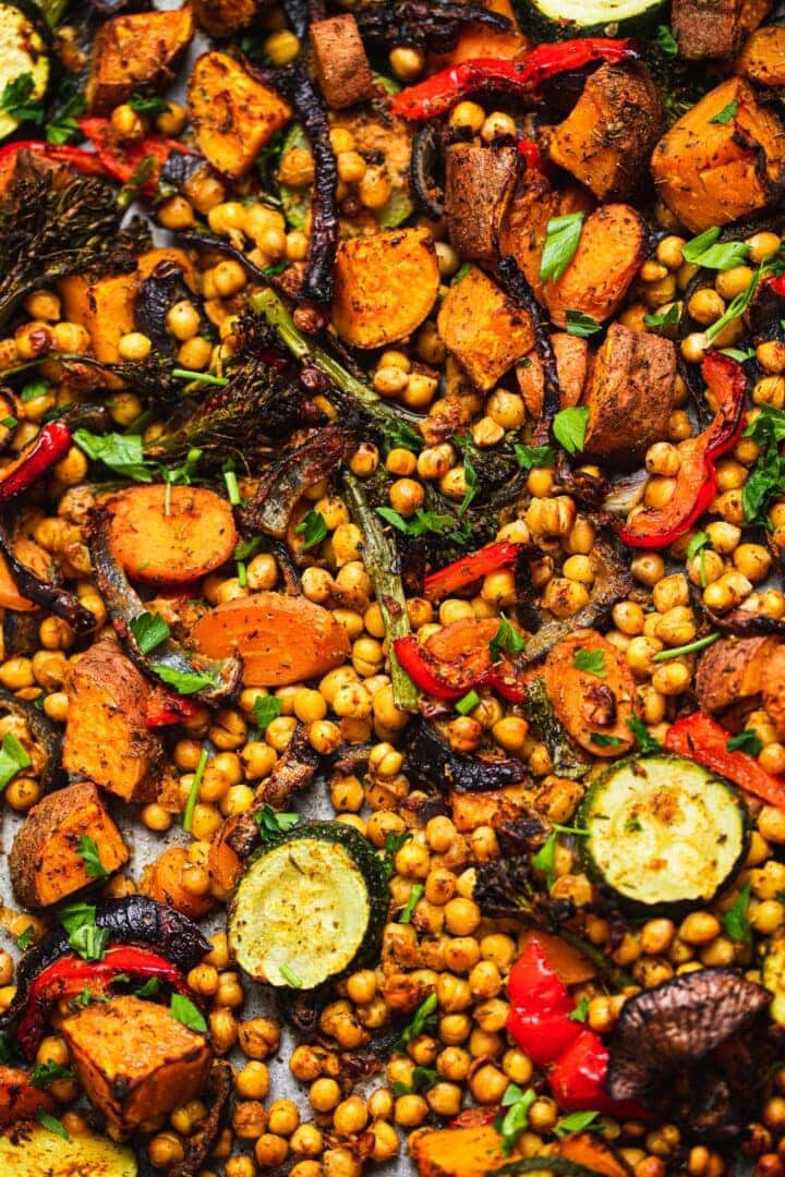 Sheet pan meal with chickpeas and vegetables-5