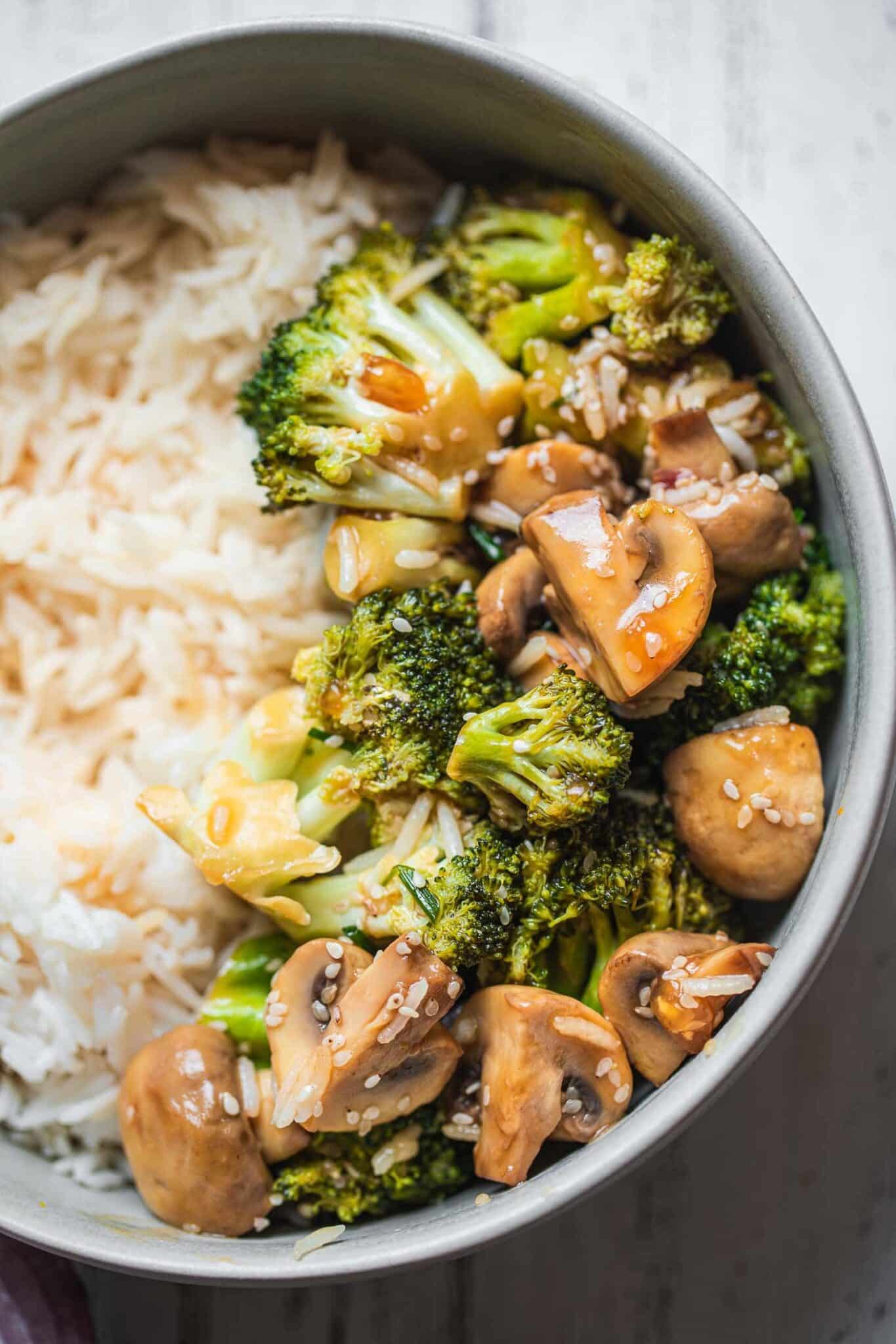 Simple Vegan Broccoli Stir-fry - Oh My Veggies