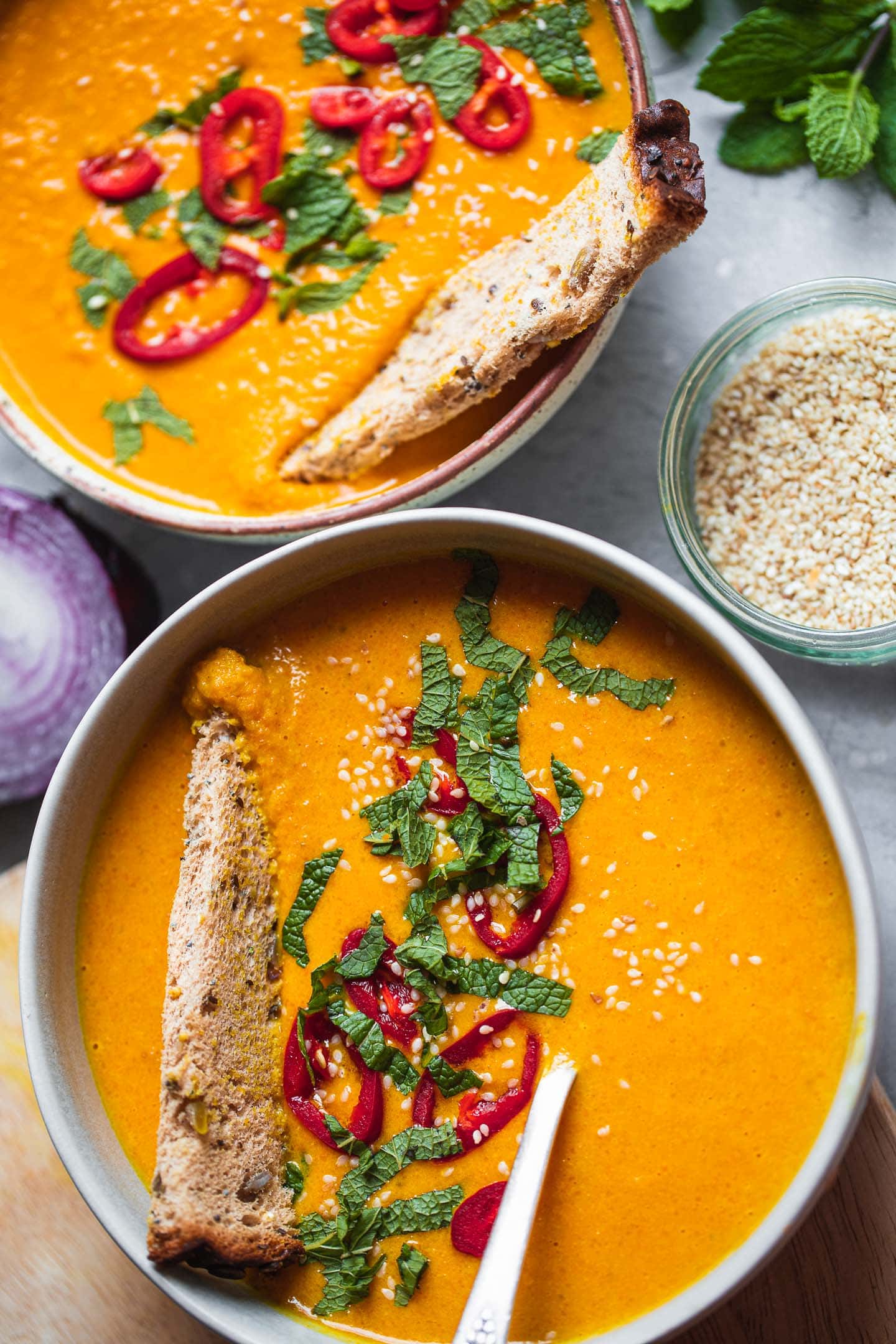 https://ohmyveggies.com/wp-content/uploads/2022/02/Spicy-butternut-squash-soup-vegan-12.jpg