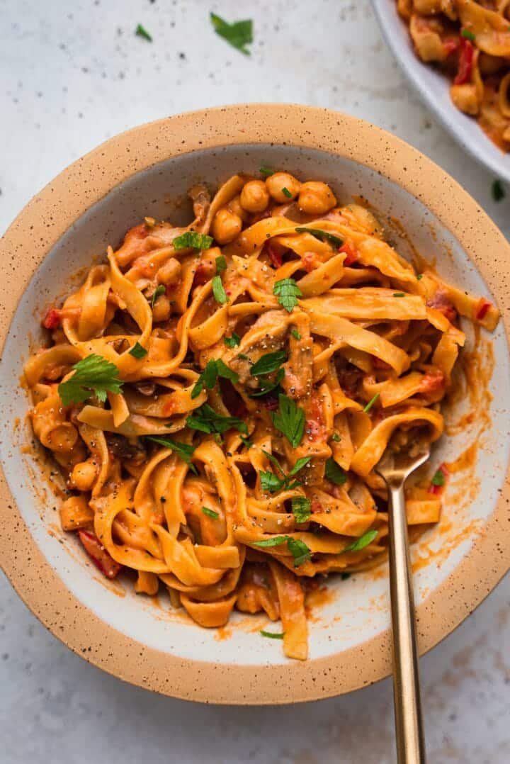 Tomato pasta with chickpeas