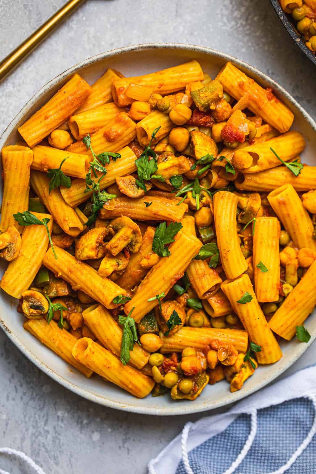 vegan-chickpea-pasta-with-mushrooms-oh-my-veggies