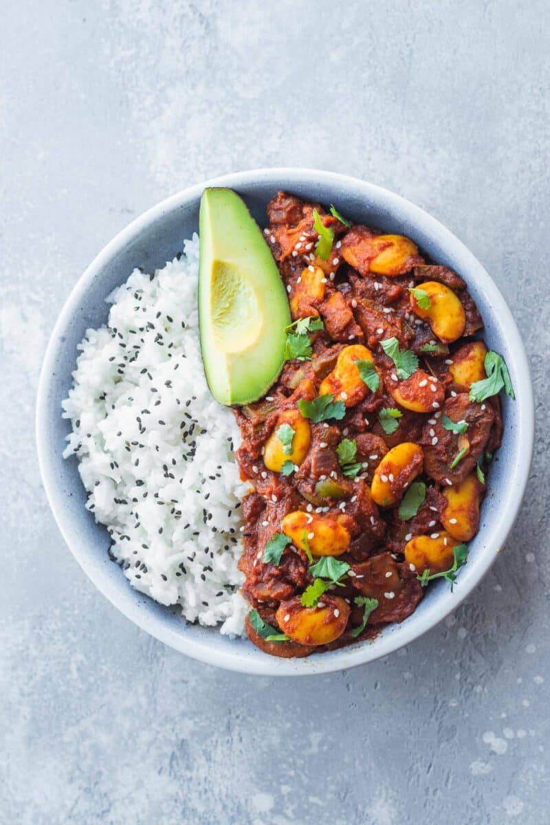 Vegan chili recipe with butter beans 