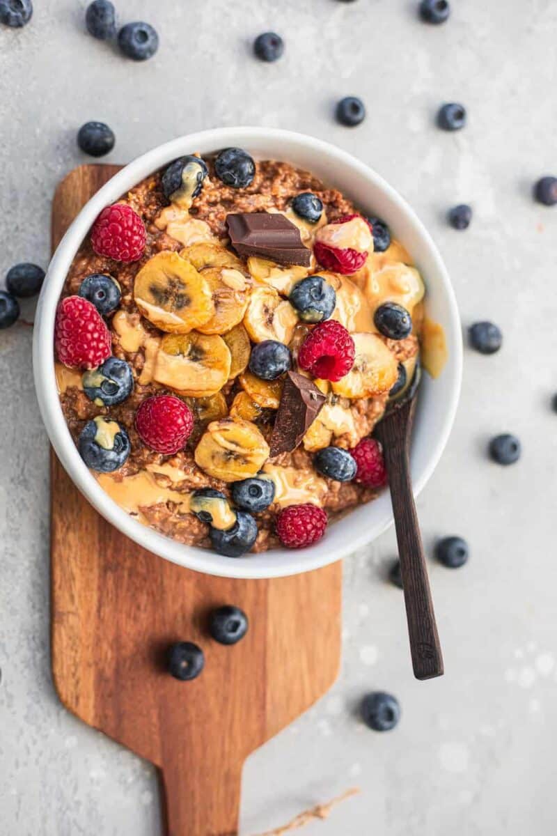 Vegan porridge with banana and berries