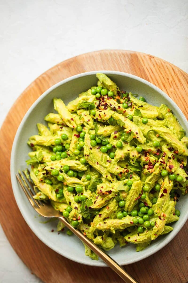 Vegan pesto pasta with green peas