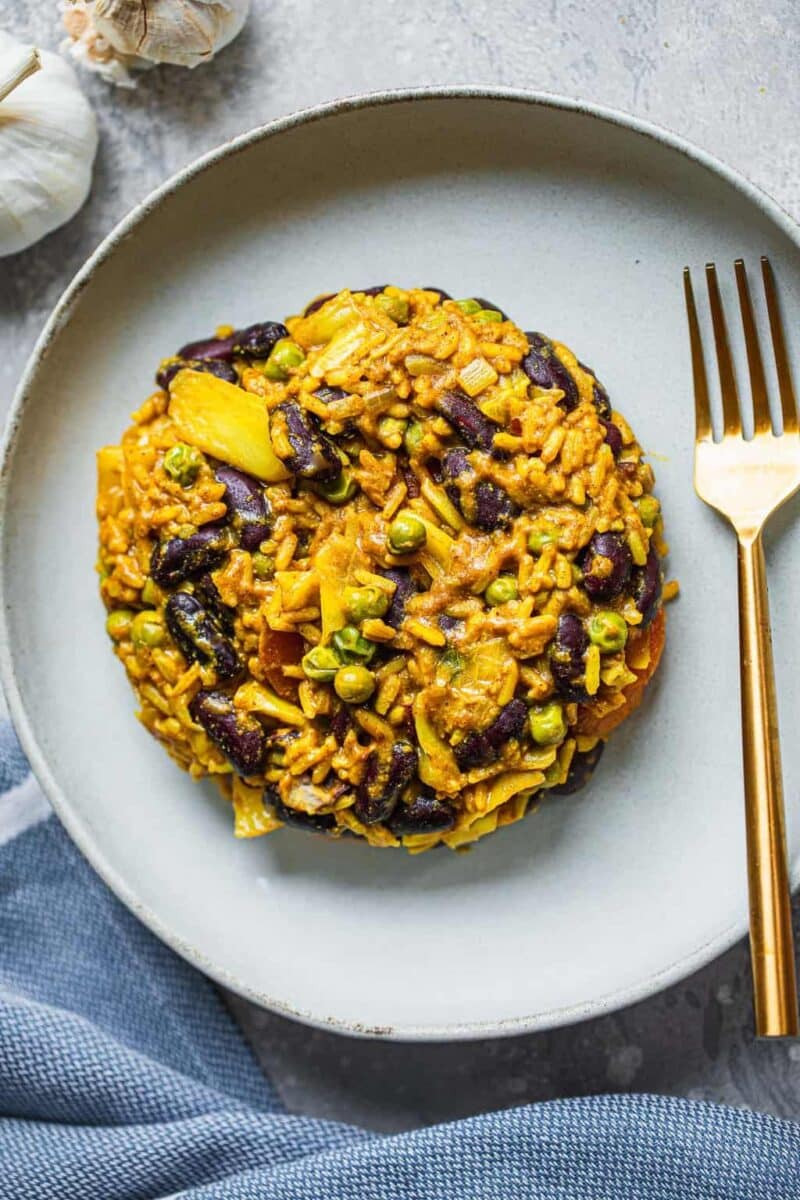 Curried rice with beans and peas