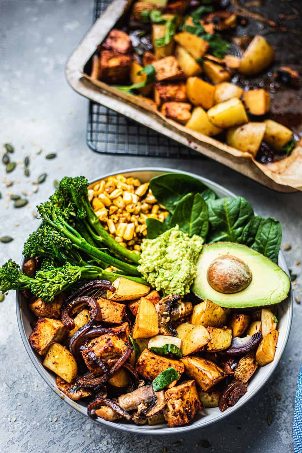 Bowl with potatoes, tofu and vegetables