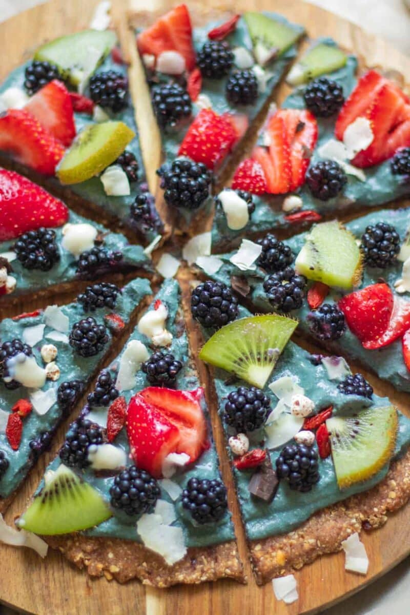 Vegan no-bake dessert pizza that is gluten-free and healthy