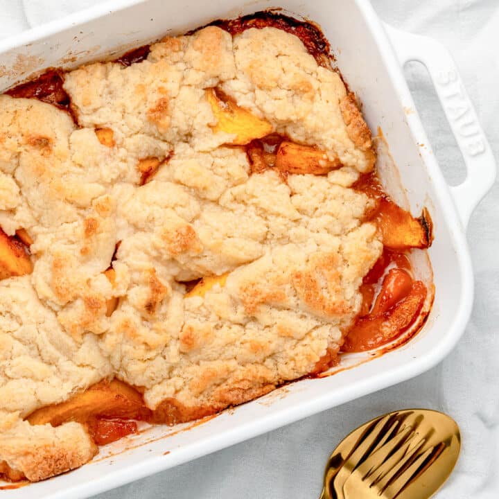 Vegan Peach Cobbler - Oh My Veggies