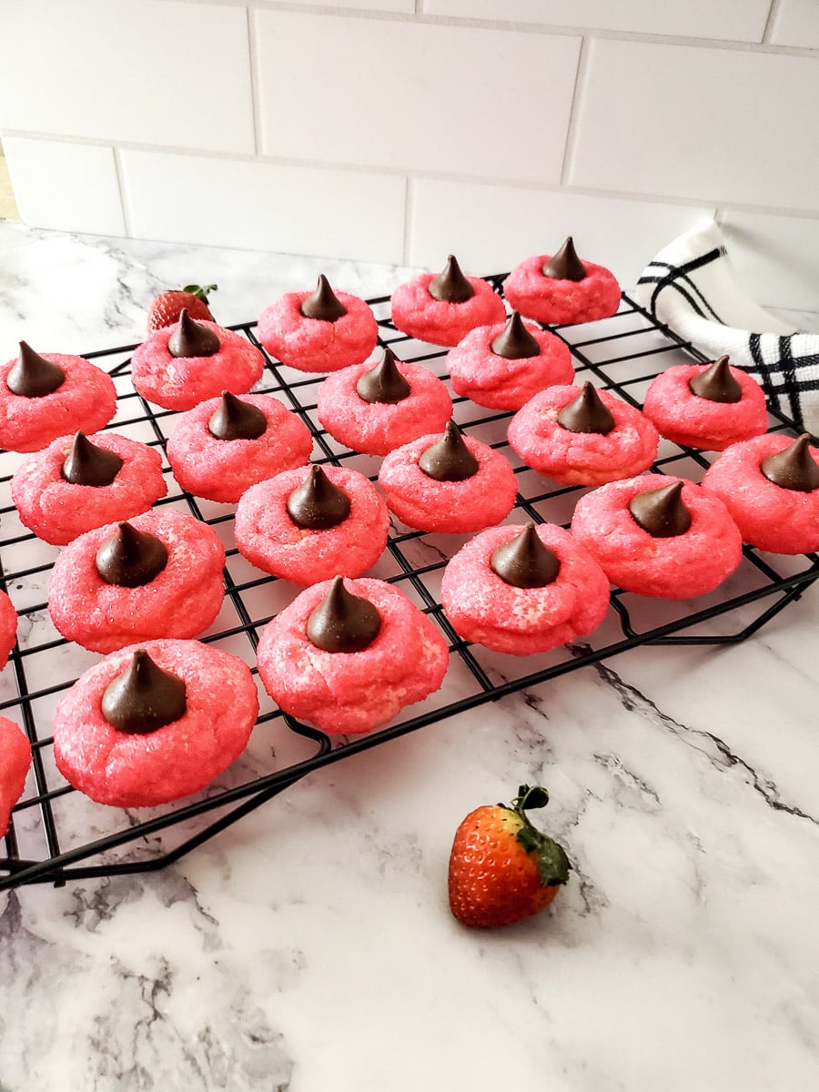 strawberry cake mix cookie