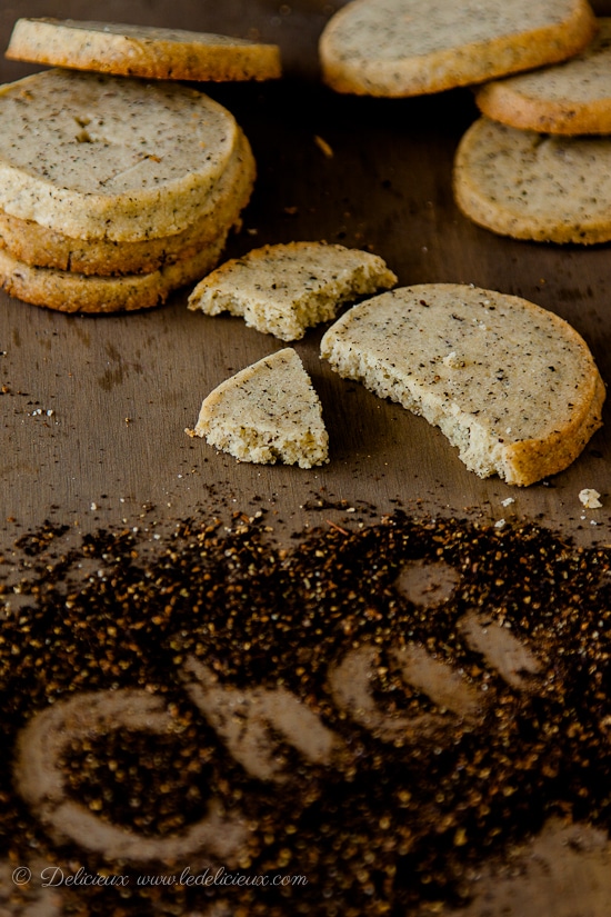 Chai Shortbread cookies recipe | via Delicious Everyday deliciouseveryday.com