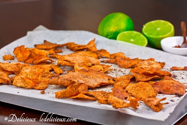 tray of Chilli Lime Pita Chips from ledelicieux.com