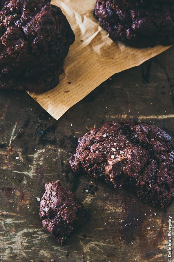 Gluten Free Smoked Sea Salt Flourless Chocolate Cookies recipe @deliciouseveryd| DeliciousEveryday.com