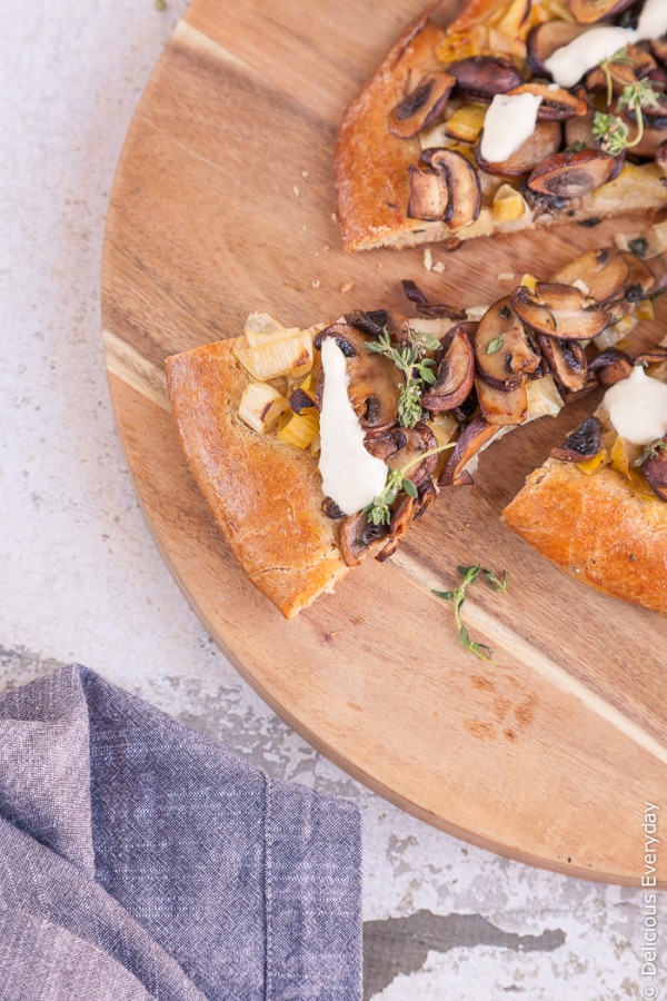 This Mushroom and Leek Brioche Tart is a lovely dairy-free vegetarian cross between a pizza and a tart, and a lot more decadent! || click for the recipe