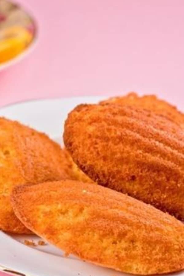 Madeleines à l'écorce d'orange séchée, fleur d'oranger moule téfal - De  la fourchette aux papilles estomaquées Made By TitAnick