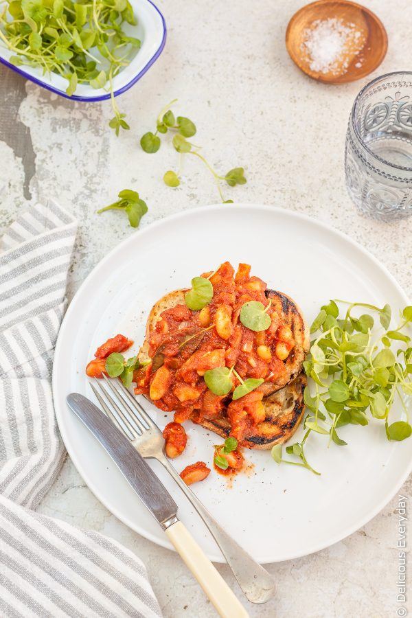 vegetarian baked beans served on a plate