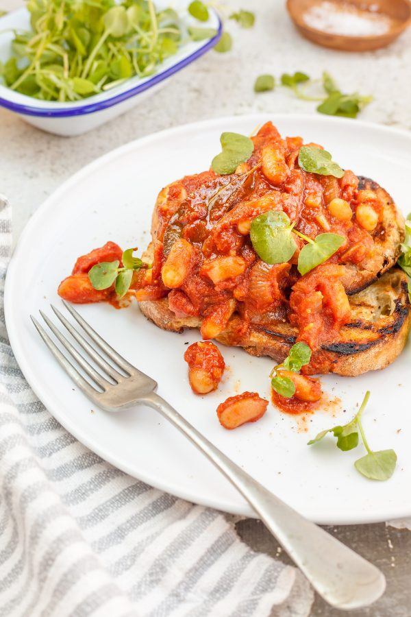 vegetarian baked beans served over toast