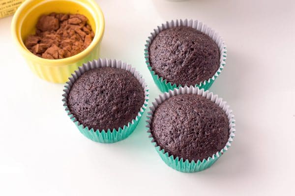 chocolate cupcakes for decorating