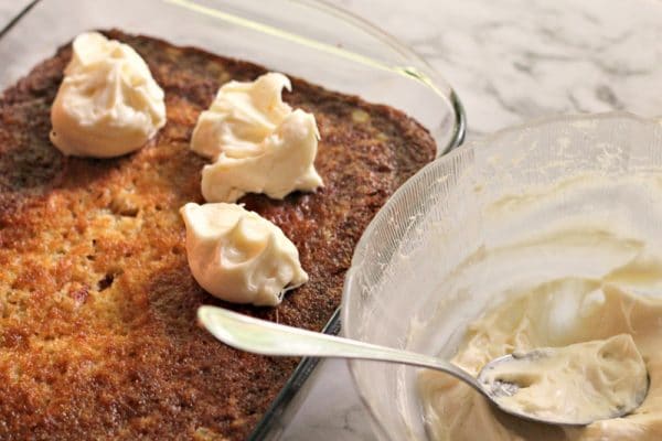 icing the crushed pineapple cake