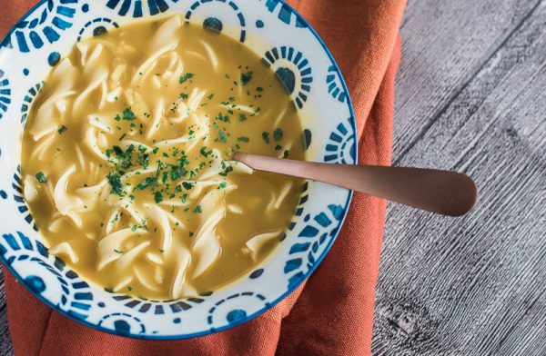 ginger garlic soup with noodles