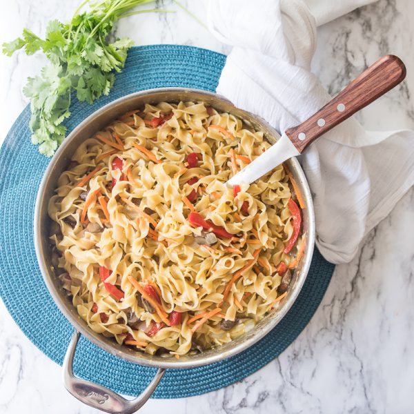 vegetarian green curry noodles, ready to serve