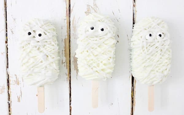 mummy halloween cake pops