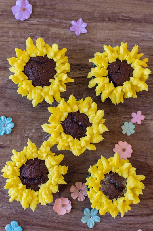 cute sunflower cupcakes for summer
