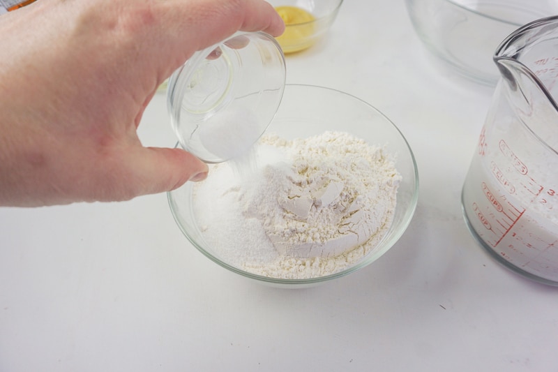 mix dry ingredients for vegan donuts 