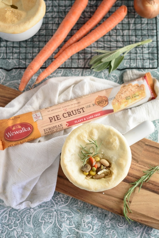 vegan pot pie with pie crust and veggies