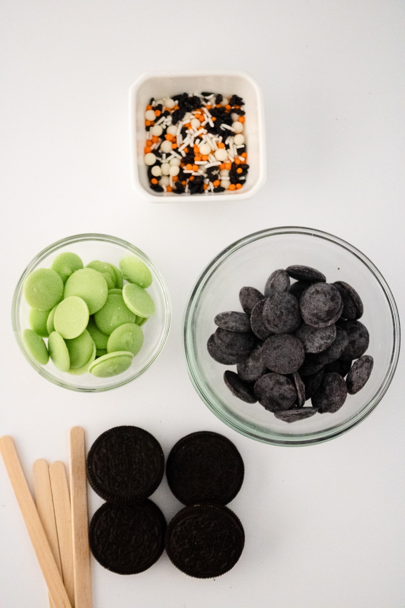 Cauldron Oreo Pops