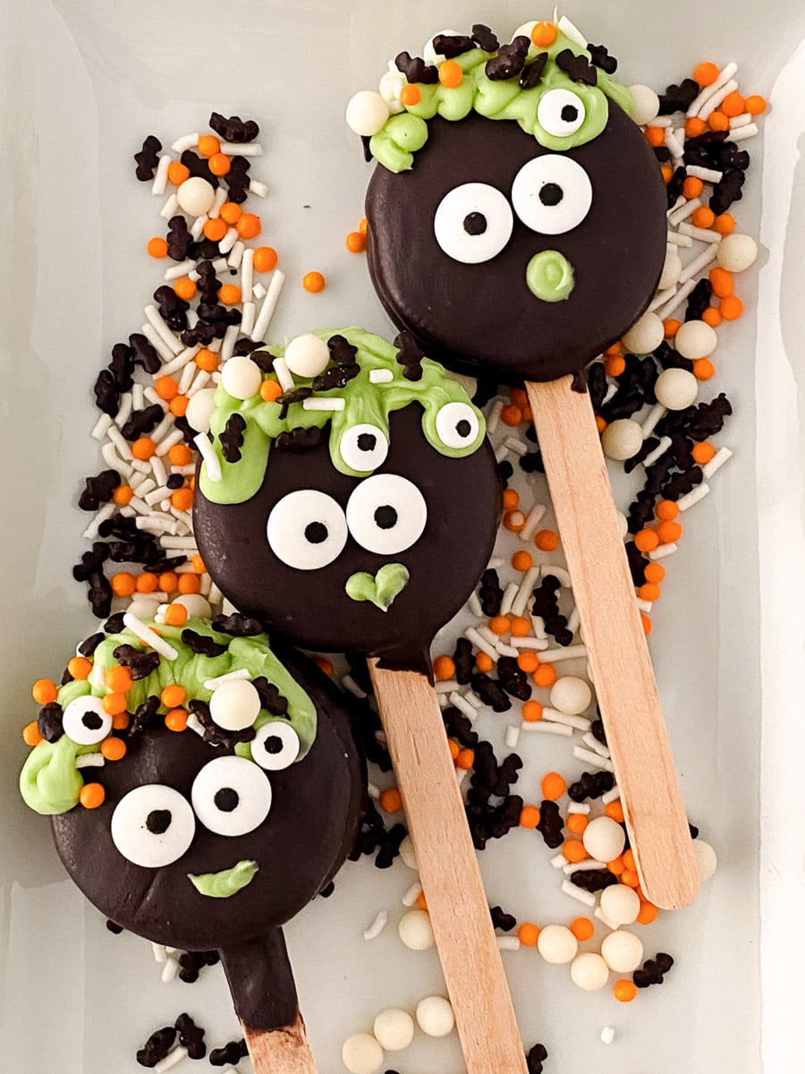 Cauldron Oreo Pops