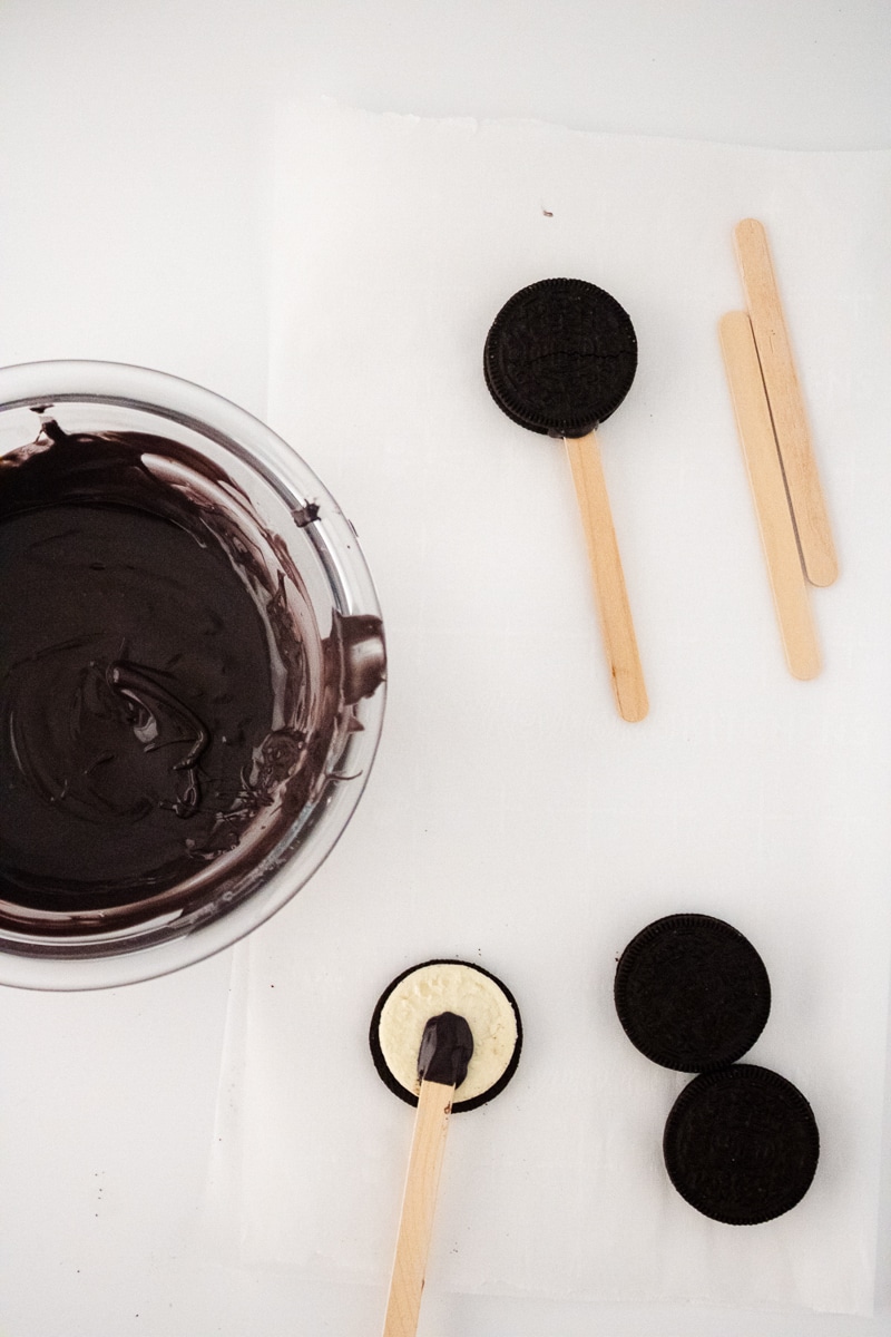 Cauldron Oreo Pops