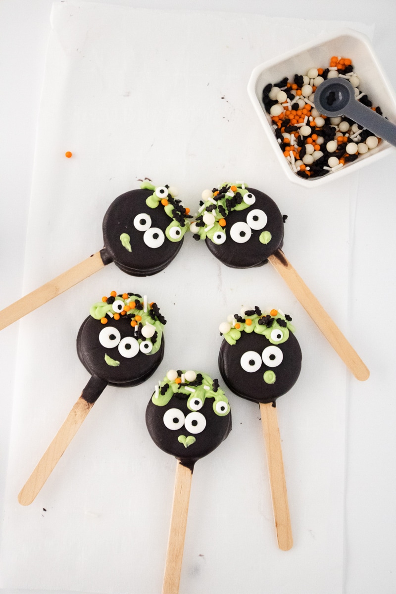 Cauldron Oreo Pops