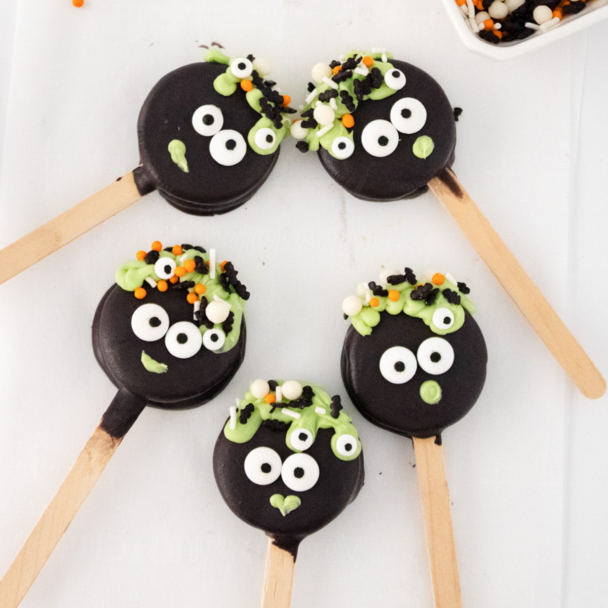 Cauldron Oreo Pops